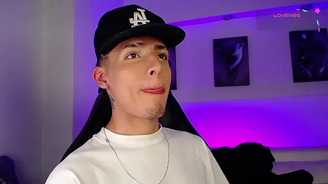 Snapshot of MateoMitchell chatting on 02-08-26, 08:45 MateoMitchell online show from 02-08-26, 08:45