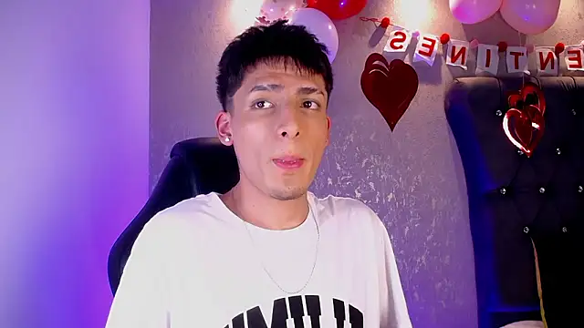 Snapshot of MateoMitchell chatting on 02-12-26, 05:02 MateoMitchell online show from 02-12-26, 05:02