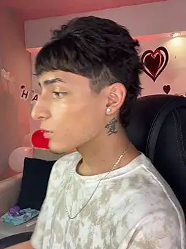 Snapshot of MateoMitchell chatting on 02-20-26, 04:20 MateoMitchell online show from 02-20-26, 04:20