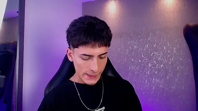 Snapshot of MateoMitchell chatting on 02-26-26, 11:37 MateoMitchell online show from 02-26-26, 11:37