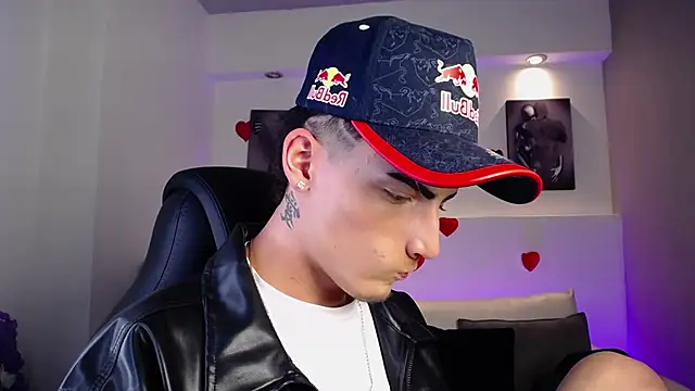 Snapshot of MateoMitchell chatting on 03-11-26, 03:34 MateoMitchell online show from 03-11-26, 03:34