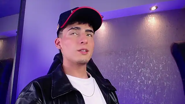 Snapshot of MateoMitchell chatting on 03-13-26, 04:19 MateoMitchell online show from 03-13-26, 04:19