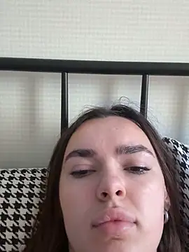 JenniferLouns online show from 11-17-25, 09:04