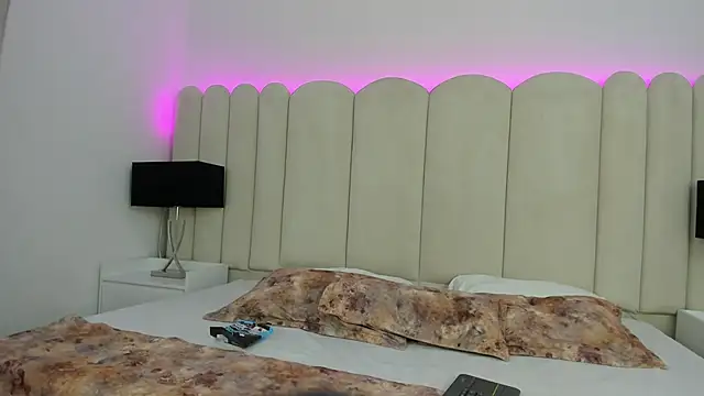 Snapshot of Alanha__ chatting on 10-22-25, 07:57 Alanha online show from 10-22-25, 07:57