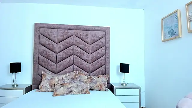 Snapshot of Alanha__ chatting on 11-29-25, 11:19 Alanha online show from 11-29-25, 11:19