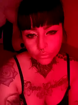 Snapshot of Skarletk chatting on 10-20-25, 06:25 Skarletk online show from 10-20-25, 06:25