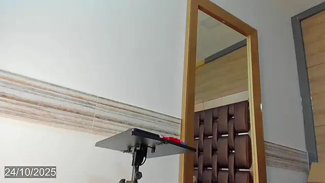 bella tinkerbell bahamas online show from 10-24-25, 07:54