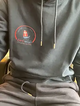 Snapshot of quinten_bel chatting on 10-05-25, 11:41 quinten bel online show from 10-05-25, 11:41