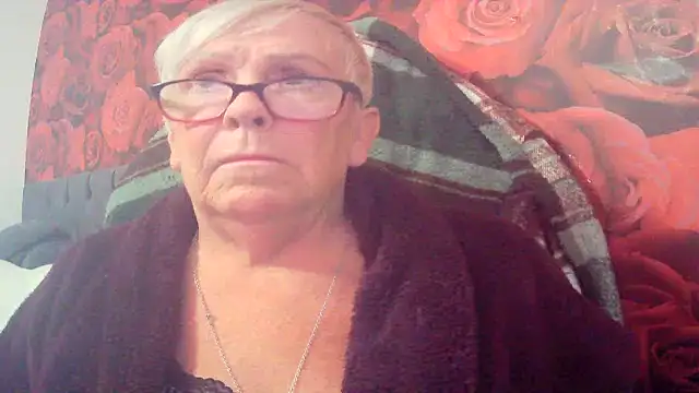Playful MILF Demi online show from 06-08-26, 08:48