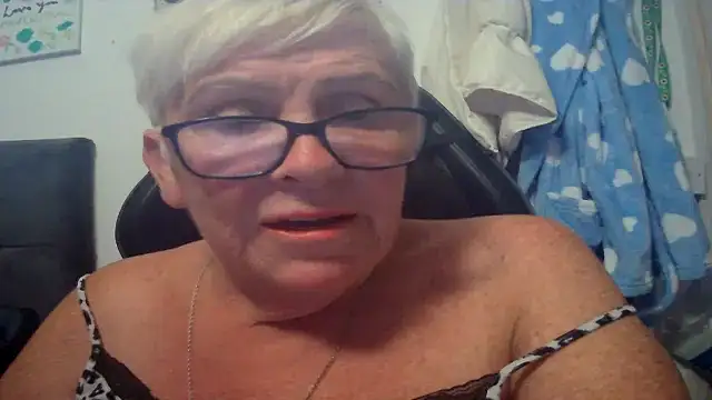 Playful MILF Demi online show from 07-05-26, 05:09