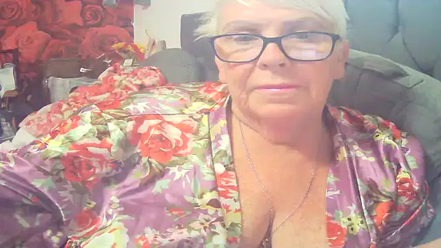 Playful MILF Demi online show from 07-17-26, 08:10