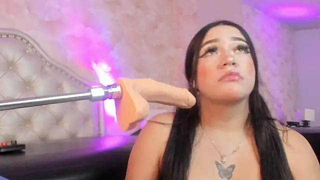 Snapshot of Sophia_Valkova chatting on 11-25-25, 03:50 Sophia Valkova online show from 11-25-25, 03:50