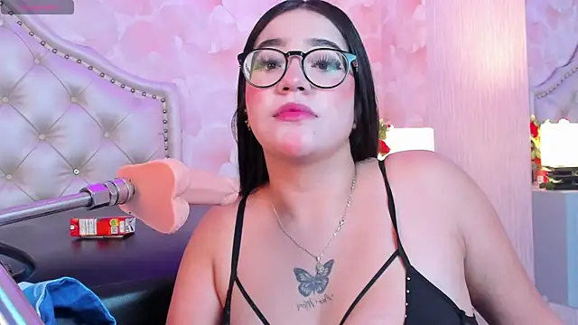 Snapshot of Sophia_Valkova chatting on 12-16-25, 05:23 Sophia Valkova online show from 12-16-25, 05:23