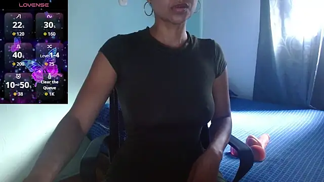 Snapshot of Seductress_Malia chatting on 06-03-26, 01:03 Seductress Malia online show from 06-03-26, 01:03