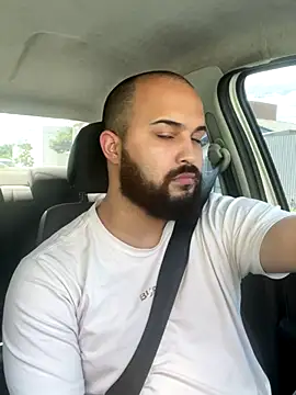 Snapshot of mayday2025m chatting on 11-19-25, 05:13 mayday2025m online show from 11-19-25, 05:13