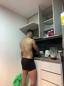 Ezzio Scolaro online show from 03-22-26, 04:16