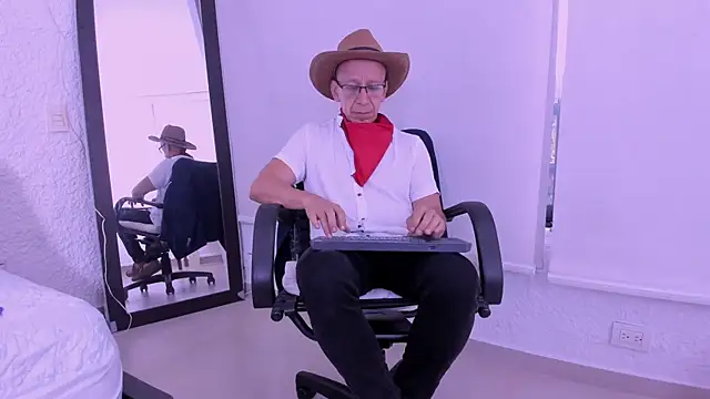  axelking  online show from 02-24-26, 11:30