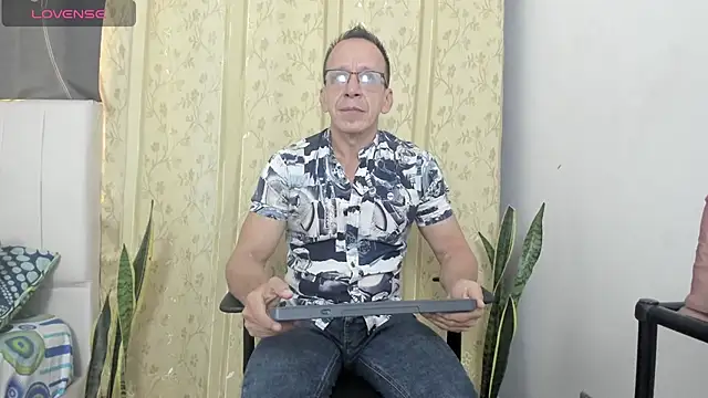  axelking  online show from 07-08-26, 11:48