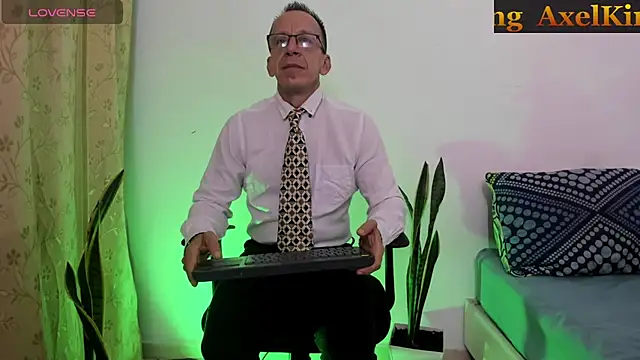 axelking  online show from 07-27-26, 11:39