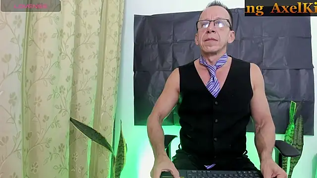  axelking  online show from 07-30-26, 11:42