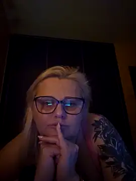 NieMaJazdyBezGwiazdy7883 online show from 12-15-25, 10:03