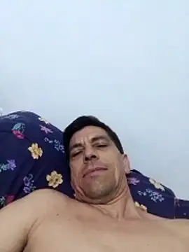 Snapshot of MaxiJavier22 chatting on 10-25-25, 04:57 MaxiJavier22 online show from 10-25-25, 04:57
