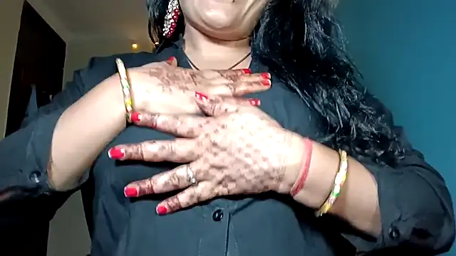 horny milf couple online show from 04-14-26, 08:37