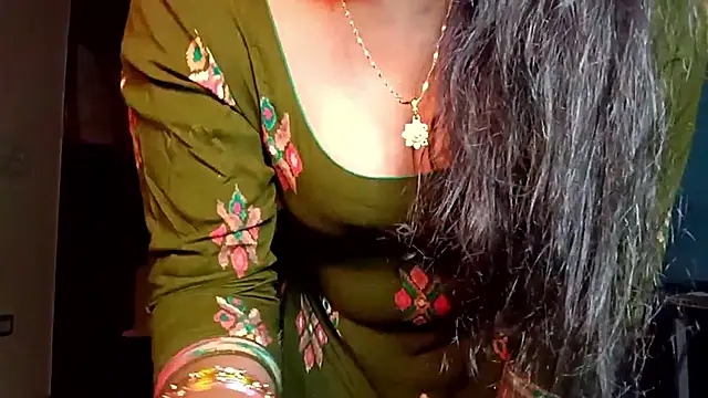 Snapshot of horny_milf_couple chatting on 05-09-26, 06:57 horny milf couple online show from 05-09-26, 06:57