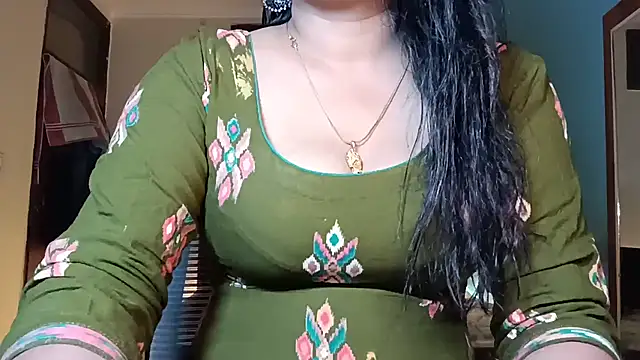 horny milf couple online show from 06-26-26, 07:29