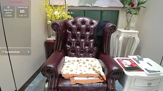 selinajuan online show from 10-25-25, 12:18