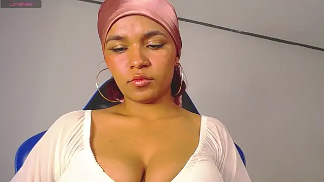 Snapshot of AAfrodithaa chatting on 10-24-25, 12:08 AAfrodithaa online show from 10-24-25, 12:08