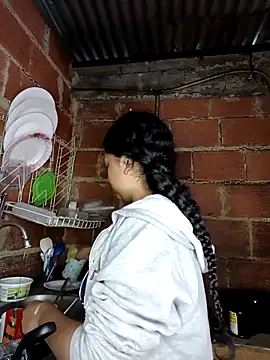 Snapshot of Agatha_milk24 chatting on 10-29-25, 05:04 Agatha milk24 online show from 10-29-25, 05:04