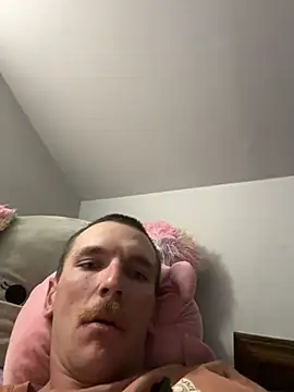 Snapshot of AverageMaleJay chatting on 10-06-25, 10:18 AverageMaleJay online show from 10-06-25, 10:18