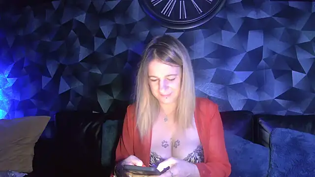 Snapshot of Delichieuse5 chatting on 02-04-26, 09:09 Delichieuse5 online show from 02-04-26, 09:09