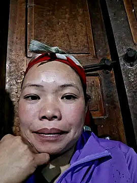 miomio-12 online show from 10-05-25, 12:14