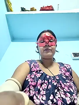 Snapshot of misti02 chatting on 10-13-25, 05:57 misti02 online show from 10-13-25, 05:57