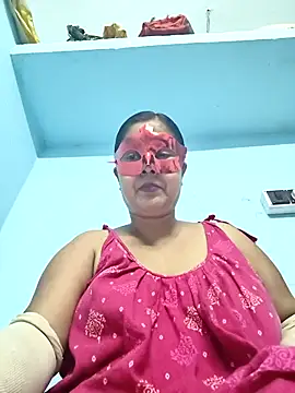 Snapshot of misti02 chatting on 10-19-25, 04:07 misti02 online show from 10-19-25, 04:07