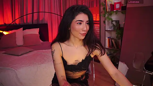 Snapshot of YokoKoko_ chatting on 12-19-25, 05:47 YokoKoko online show from 12-19-25, 05:47