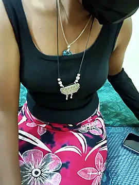 Snapshot of Chennai-couples chatting on 10-24-25, 02:57 Chennai-couples online show from 10-24-25, 02:57