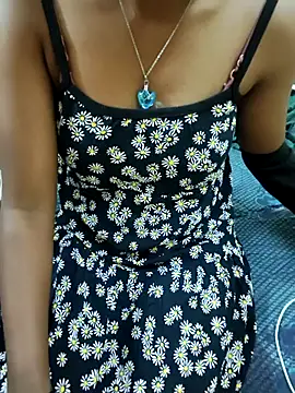 Snapshot of Chennai-couples chatting on 11-15-25, 12:34 Chennai-couples online show from 11-15-25, 12:34