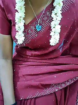 Snapshot of Chennai-couples chatting on 11-16-25, 02:33 Chennai-couples online show from 11-16-25, 02:33