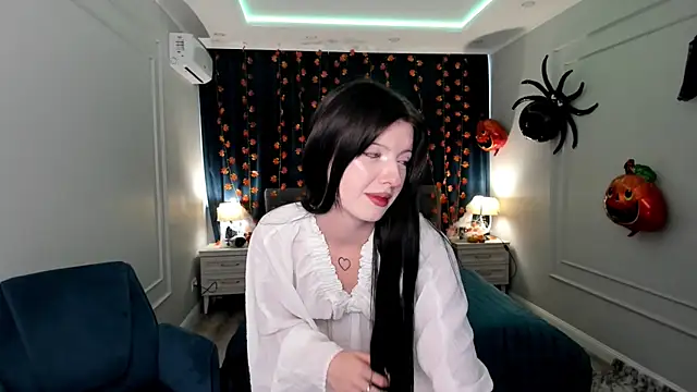 RoxyHopper online show from 10-25-25, 05:04