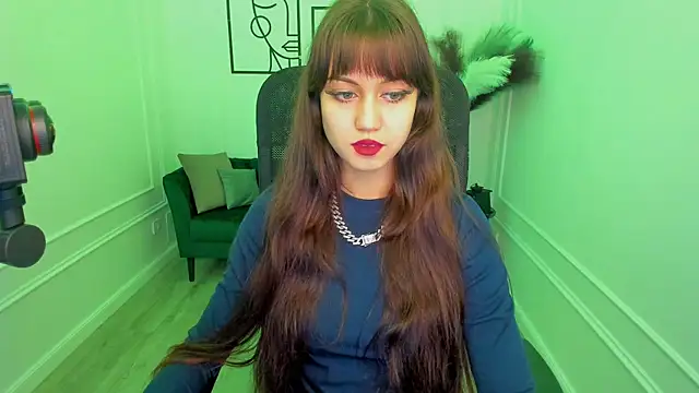 TiffanyYounge online show from 11-07-25, 12:38