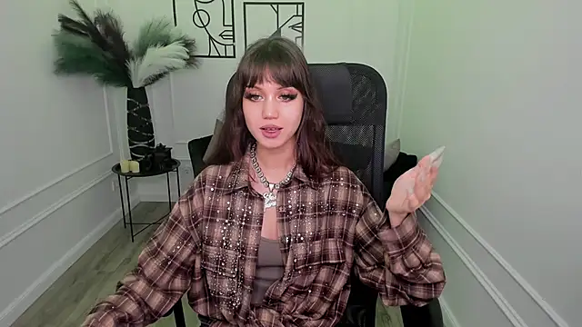 TiffanyYounge online show from 11-29-25, 04:04