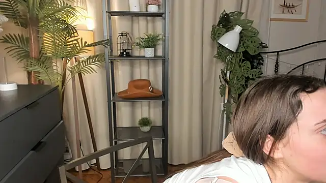 ThelmaJusto online show from 11-28-25, 04:20