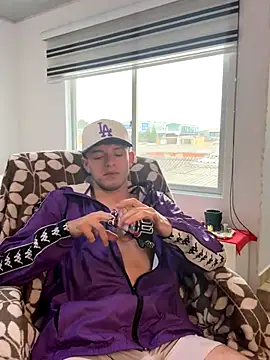 noah red online show from 10-07-25, 02:14