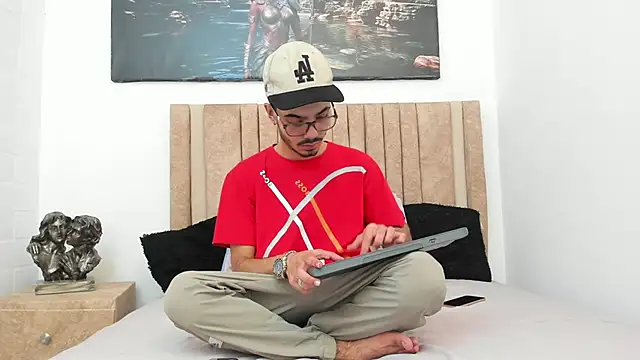 Snapshot of Timothe_Evans chatting on 11-01-25, 08:33 Timothe Evans online show from 11-01-25, 08:33