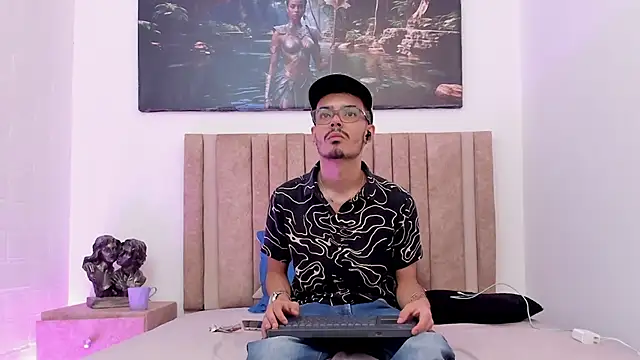 Snapshot of Timothe_Evans chatting on 12-04-25, 03:49 Timothe Evans online show from 12-04-25, 03:49