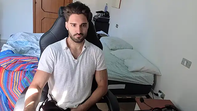 Al3xox02 online show from 04-24-26, 07:44