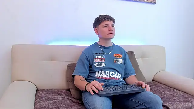 Leoo Miller online show from 10-06-25, 08:39